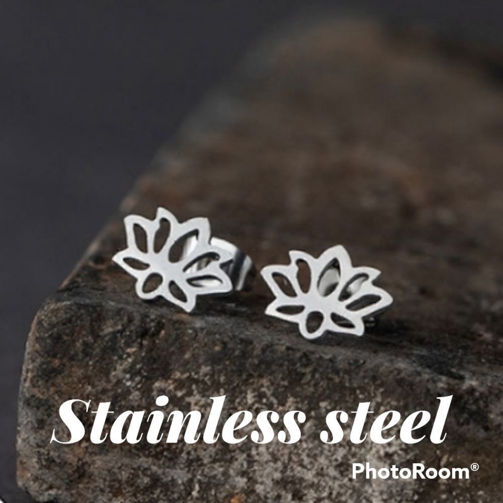 MINIMALIST LOTUS EARRINGS